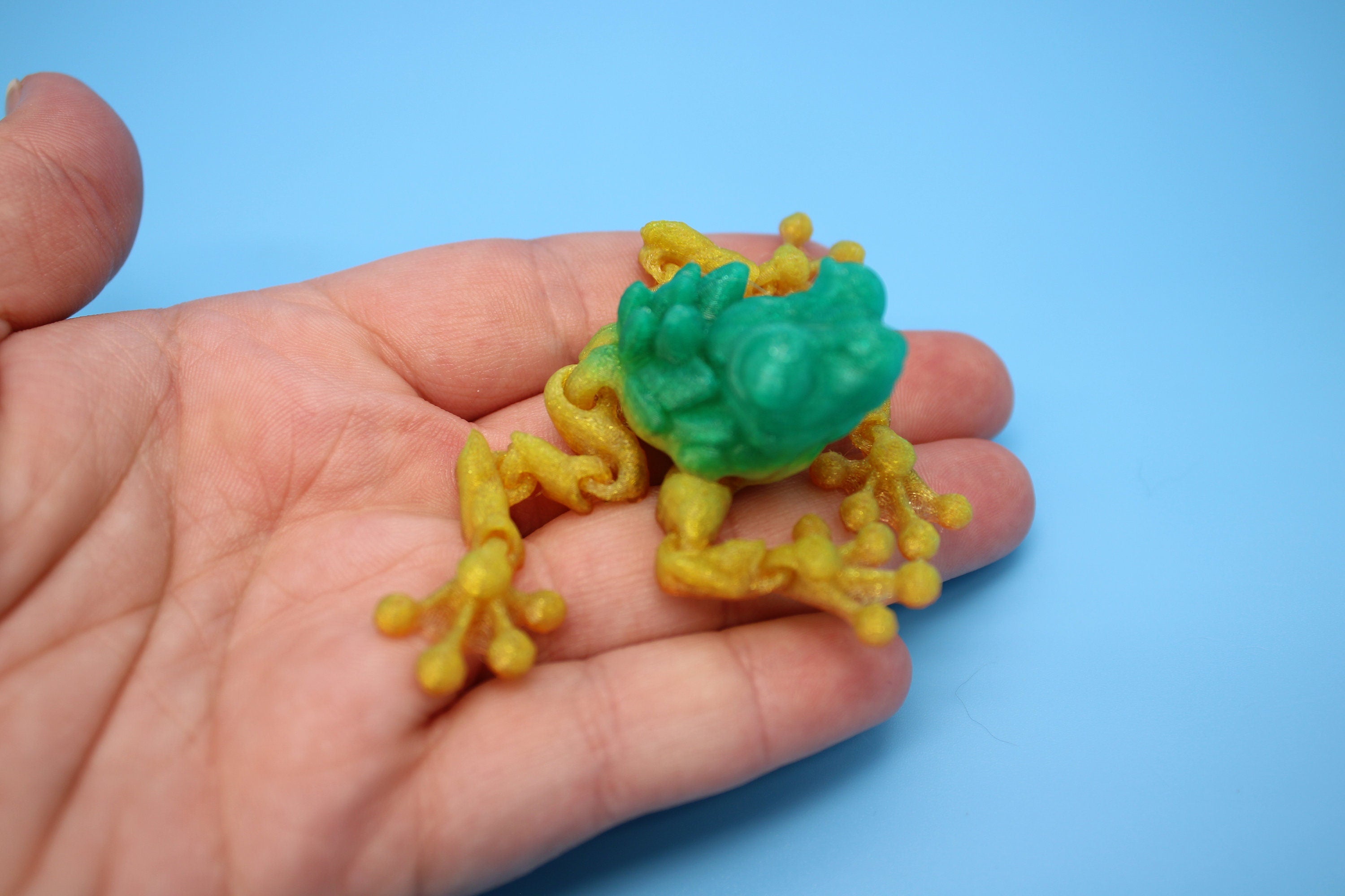 Miniature Flexible Crystal Frog | 3D Printed Crystal Cute Frog | 5.5 inches | Friendly Frog | Sensory Toy | Fidget Toy | Articulating Frog.