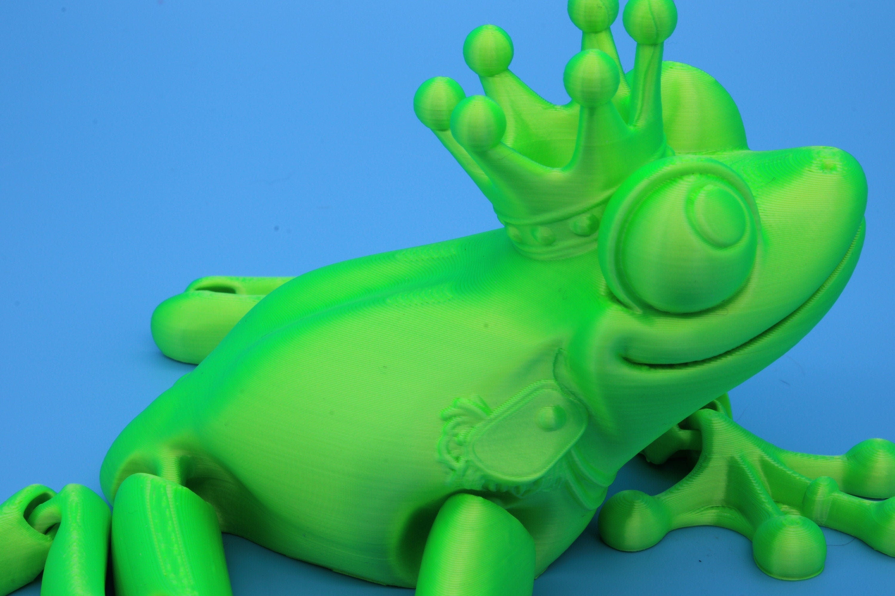 Green Prince Frog | Cute Flexi Toy | Articulating Frog | 3D printed Unique Fidget | Desk Buddy