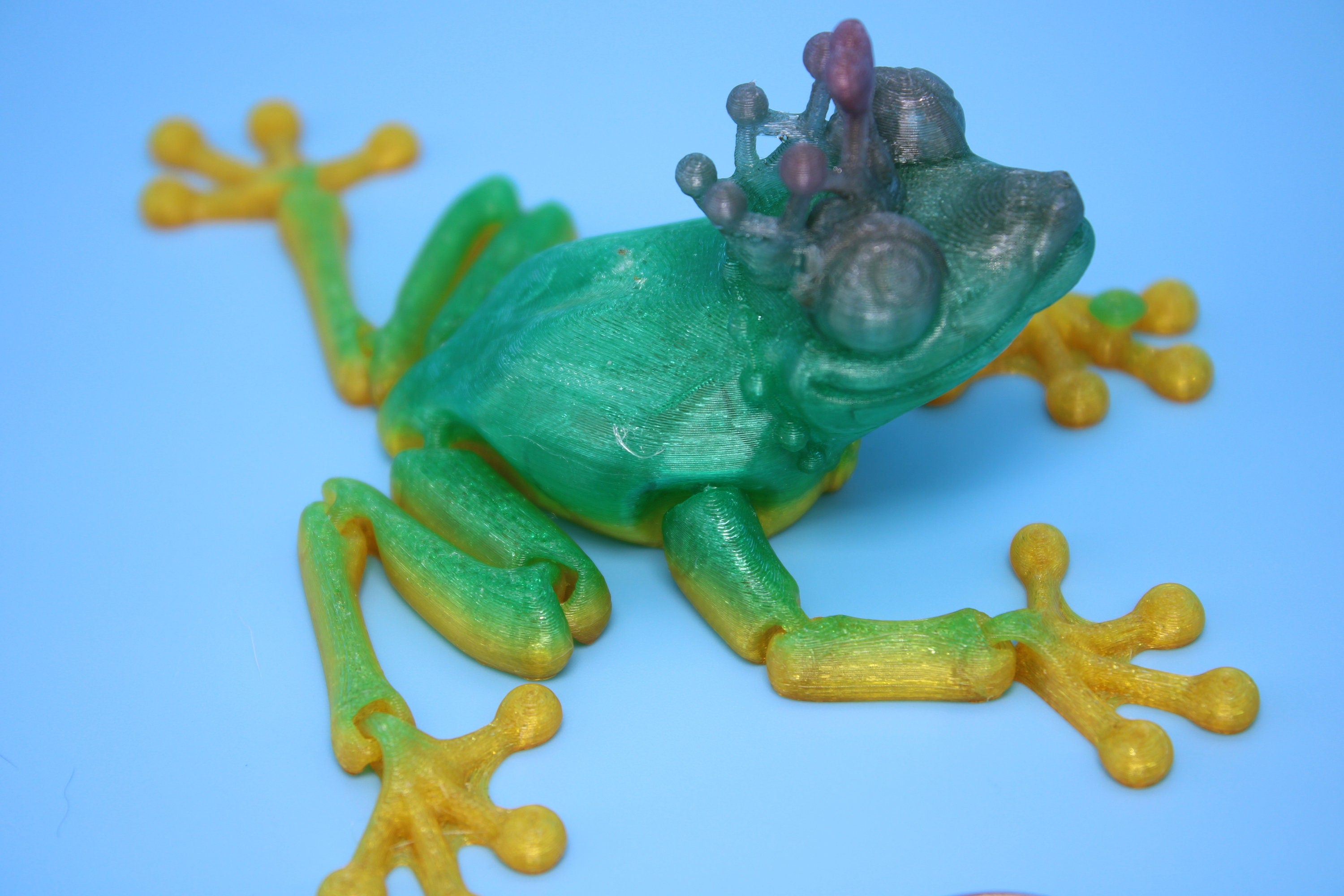 Princess Frog- Rainbow | Miniature | Cute Flexi Toy | Articulating Frog | 3D printed Unique Fidget | Desk Buddy