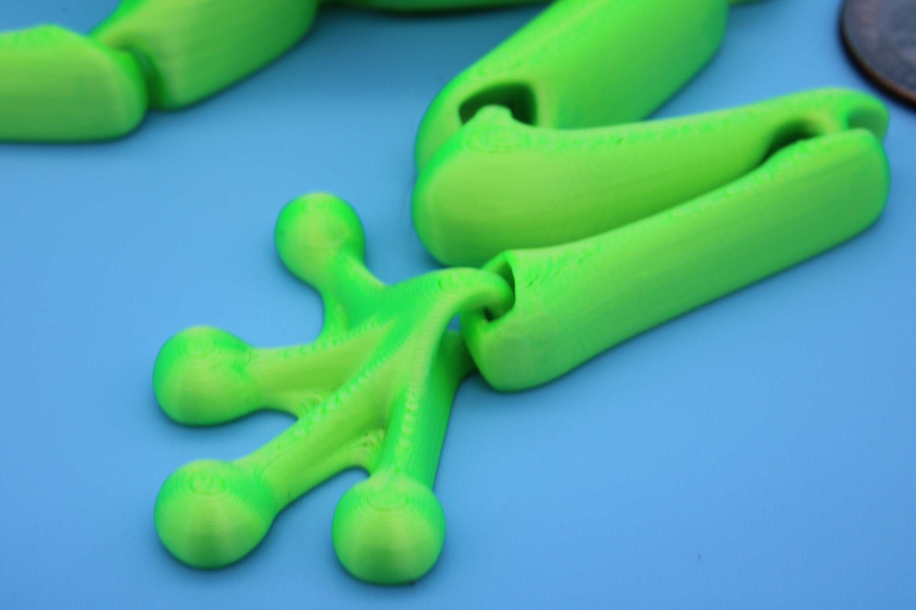 Green Frog | Cute Flexi Toy | Articulating Frog | 3D printed Unique Fidget | Desk Buddy | Sensory Toy | Stim Toy | Small Flexi Toy.