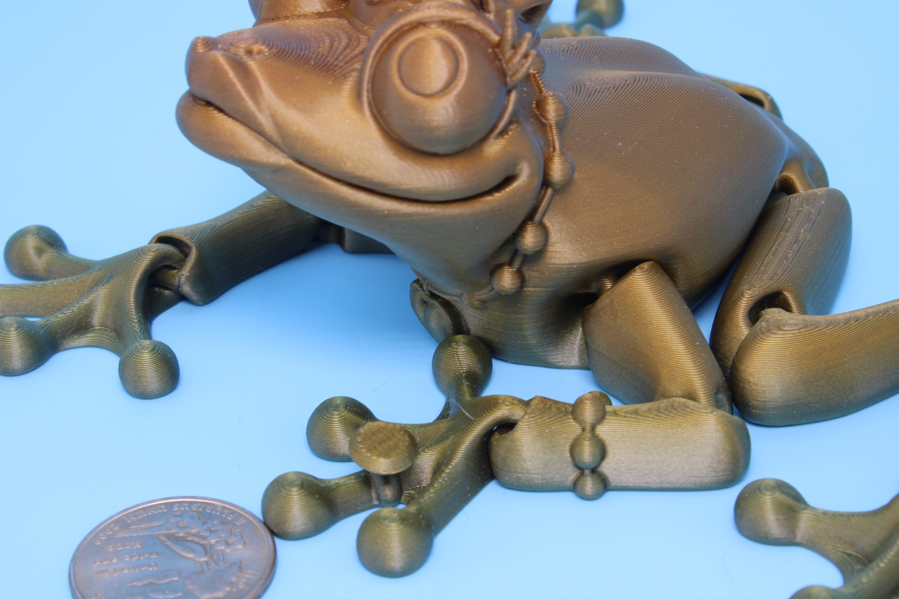 Princess Frog | Cute Flexi Toy | Articulating Frog | 3D printed Unique Fidget | Desk Buddy